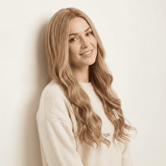 Premium Fiber Synthetic Clip‑In / Wire Hair Extensions –  Body Wave 45cm (#16H613 Dirty Blonde)